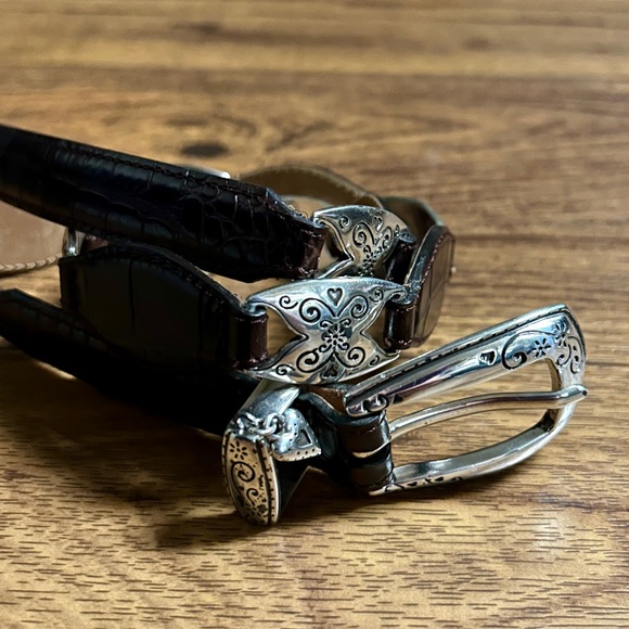 Brighton • Medium (30) • Brown Leather • Silver Buckle • Dangle Heart • Belt - Picture 3 of 16